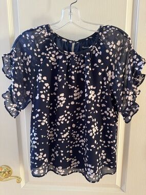 Madewell Ladies XXS  Navy & Tan Petal Design Ruffle Short Sleeve Blouse NWOT